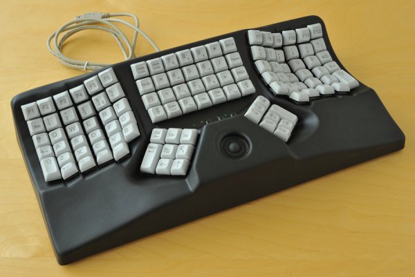 Maltron 3D Two Handed Keyboard with Trackball Mouse PC black QWERTY Layout 90 USB connection