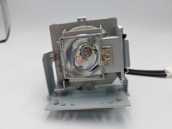 Diamond Lamps Lamp for VIVITEK D-551:D-552:D-555:D-556:D-557W:D-555WH:DH-558:DH-559ST:D-554:D-557:H1060:DX563ST Projector