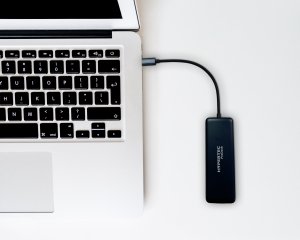 Hypertec ProDock - 6-in-1 USB-C Portable Hub. Included 1 x HDMI 2 x USB-A 3.0 and 3 x USB TYPE-C. 85w power passthrough