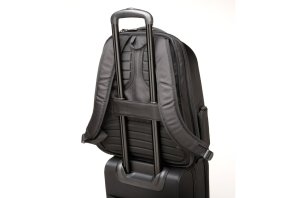 Kensington Contour 2.0 17" Pro Laptop Backpack